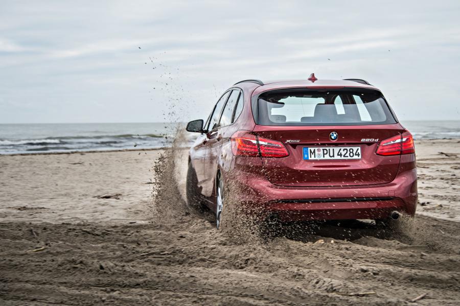  BMW 220d xDrive Active Tourer Sport Line 2014 года  (фото 4 из 17)